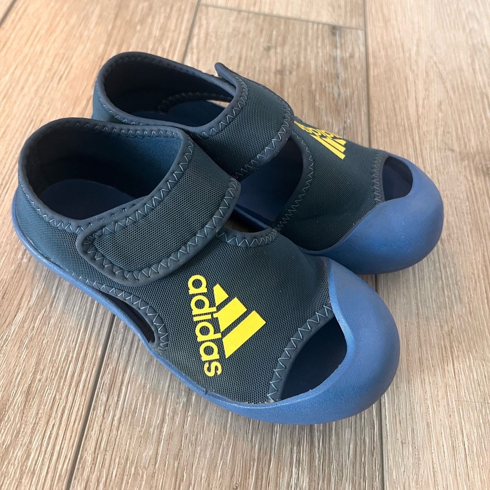 Boys sandals